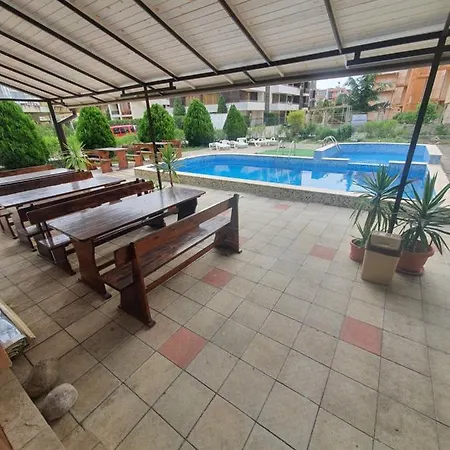Хотел Hotel 415 *