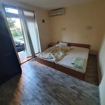 Hotel 415 Хотел *