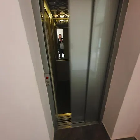 Hotel 415 Хотел *